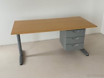 Psací stůl IKEA, výškově nastavitelný