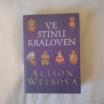 Nabízím knihu Ve stínu královen