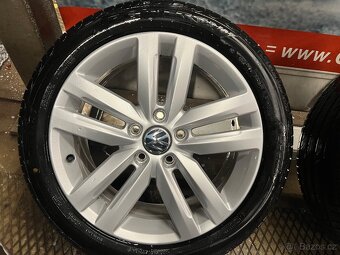 Originální kola Volkswagen R17 + zánovní Pirelli 225/45/17 - 1