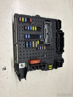 //Pojistková Skříň Volvo Xc90//