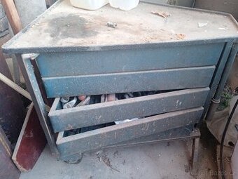 Dílenský vozík starý