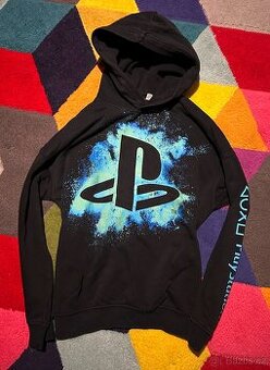 PLAYSTATION STYLOVÁ KRÁSNÁ CHLAPECKÁ BAVLNĚNÁ MIKČA 146152