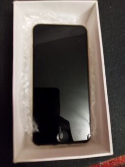 Apple iPhone SE 2020 bílý