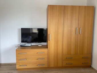 Prodám sestavu nábytku.