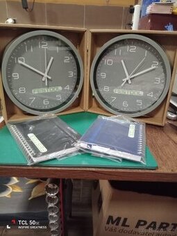 Hodiny 20 cm logo ,,Festool"+linkovaný zápisník A6.