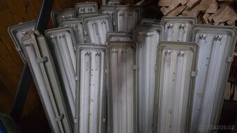 Trubicové zářivkové světlo, 130 cm vx 40W