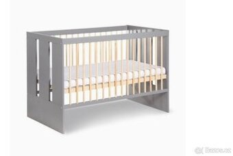 Postilka s matracem a komoda