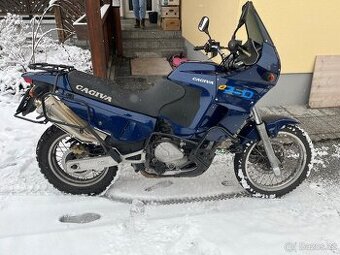 Cagiva Elefant 750 motor Ducati