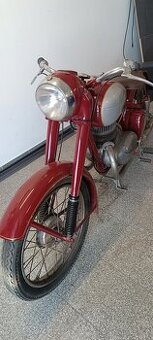 Jawa Pérák 250