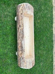 Dřevěný truhlík z masivu