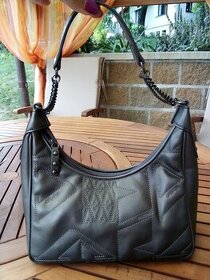 Hobo kabelka Valentino na rameno i na předloktí