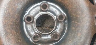 Pneu Pneu 185/60R14 disk 6jx14 et43 s roztečí 5x100mm