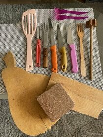 Kuchyňské nože, prkýnka a ostatní
