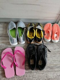 Různá obuv
