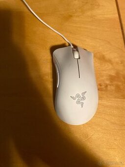 Herní myška razer deathadder essential bílá - 1