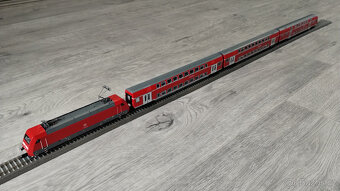 Souprava německého třívozového patrového vlaku