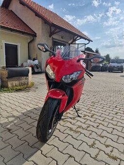 HONDA CBR 1000 RR