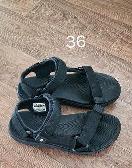 Sandály 36