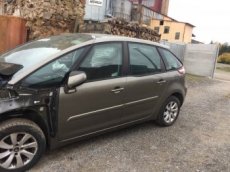 Citroen C4 Picasso 1.6 HDI 82KW na díly barva KEBC