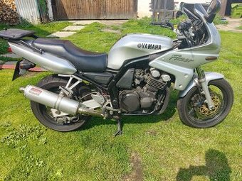 YAMAHA FZS 600 S FAZER