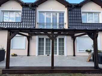 Dřevěná pergola 5,5 x 4,35 cm