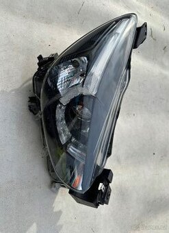 Mazda 2 DD, LED pravý přední světlomet