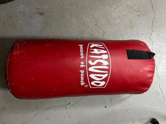 Boxovací pytel cca 60cm výška, cca 20kg váha.