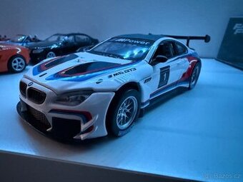 Kovový model 1:32 BMW M6 GT3, jako nový