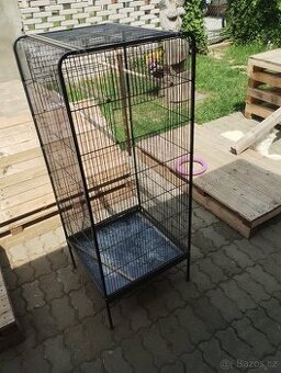 Klec pro papoušky