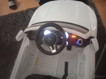 Elektrické Auto