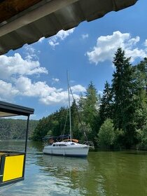 Plachetnice Hunter 260