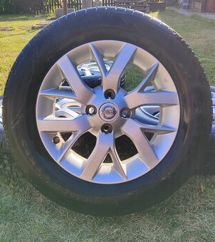 Alu disky Nissan 15" + pneu Nokian 185/65 R15