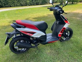 Aprilia SR 50 Motard