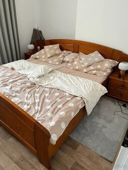 Masivní manželská postel s matracema VALTY
