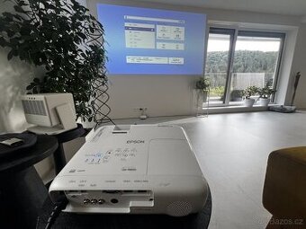 projektor Epson EH-TW650 - jako nový