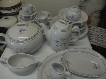 Prodám porcelánový set zn.walbrzych