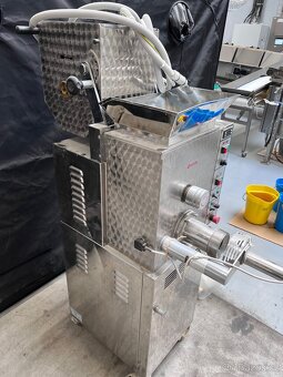 Vyrobnik testovin, stroj na vyrobu testovin + sušárna