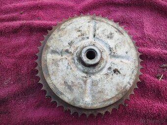 Kývačka Jawa 250 350 rozeta a plech