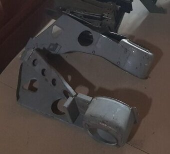 Nosník, podběhu Škoda 105, 120, 130, Rapid - 1