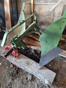 Pluh jednoradliční obracák