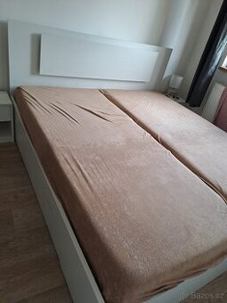 Postel 180x200cm + 2x noční stolky
