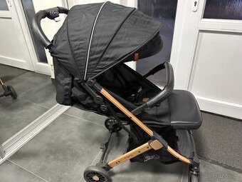 Cestovní kočárek MOMI