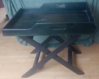 Velký dřevěný servírovací podnos se stojanem