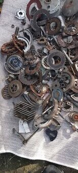 Prodám náhradní díly na veteráni vše originál