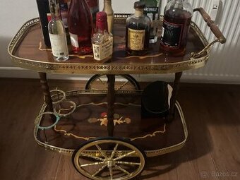 Servírovací vozík