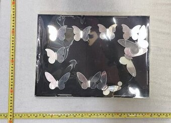 Sada zrcadlových motýlků