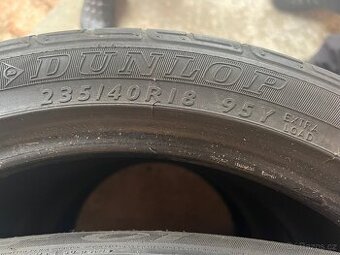 Sada pneumatik Dunlop