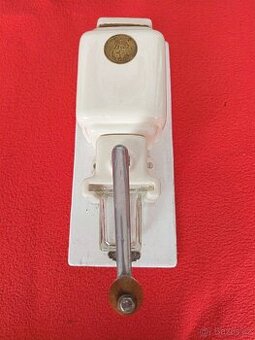 Mlýnek na kávu Garantie B.O