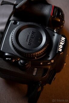 Nikon D7500