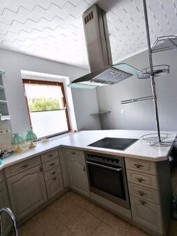 Elegantní kuchyňská linka z Německa  se spotřebiči